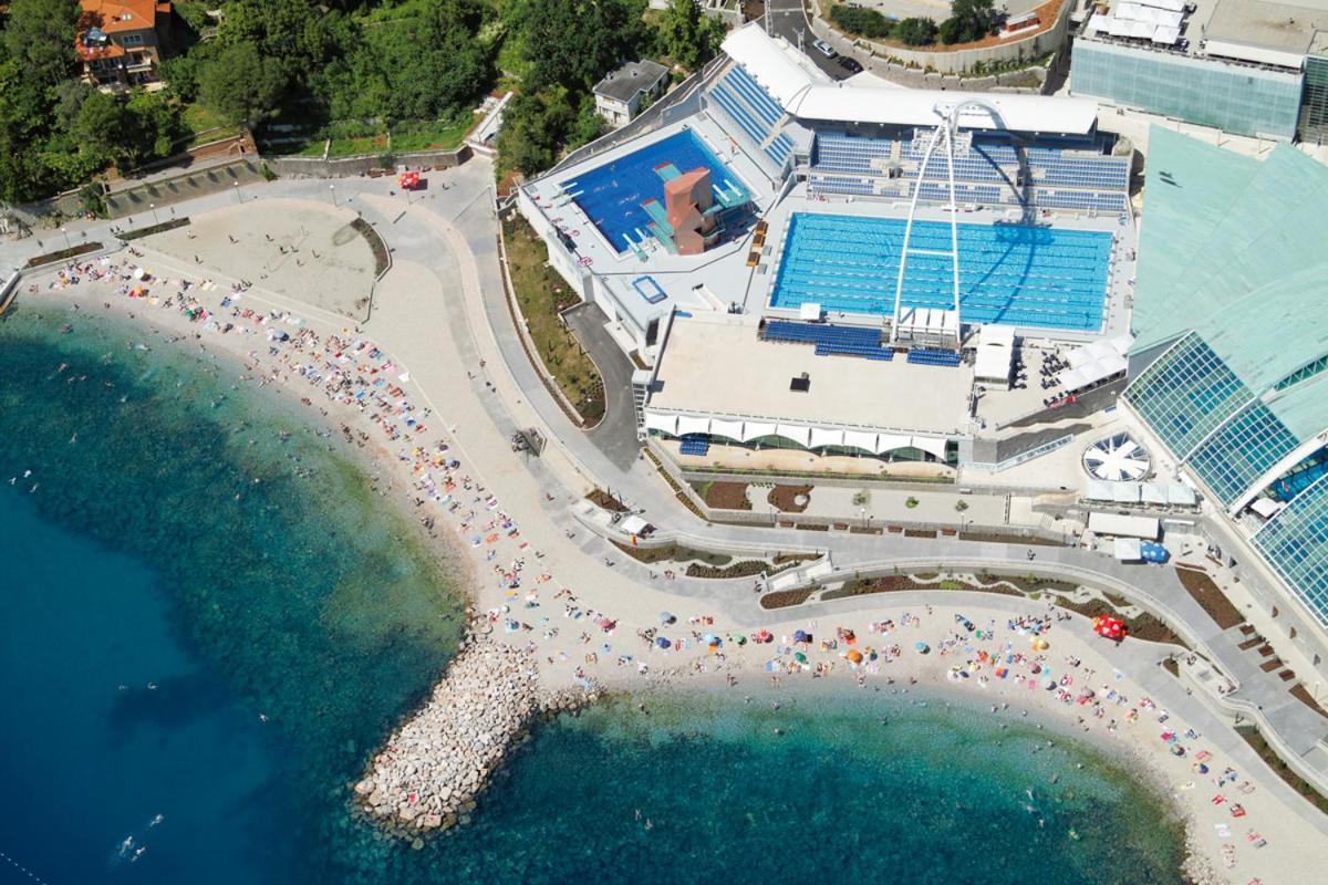 Sea And Mountain Apartment Рийека Екстериор снимка